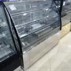 ثلاجة عرض حلويات بانكول