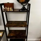 رفوف بني واسود  صغير وكبير استعمال نظيف