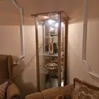 دولاب تحف من خشب السنديان