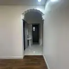 ابغى شقة غرفتين و صالة و مطبخ امريكي