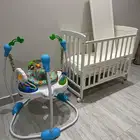 سرير اطفال و كرسي نطاط