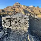 حجر طبيعي اسود