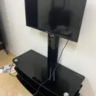 تلفزيون وطاولة