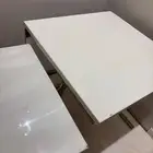 طاولتين رخام بقاعده ستيل