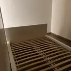 سرير من ايكيا