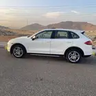 للبيع او البدل المناسب بورش كاين 2011