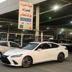 لكزس ES350 FF اسبورت 2025 سعودي أبيض داخل أحمر ب 225 ألف
