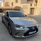 لكزس خليجي es300h 2019 هايبرد - للي عنده بطاقة اماراتية افضل
