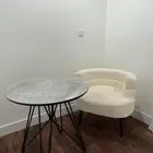 طاوله وكرسي استخداام نظيفف .