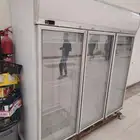 ثلاجة عرض