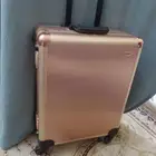 شنطة مكياج كبيرة