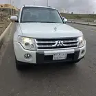 للبيع جيب باجيرو ربع 2009
