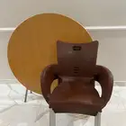 طاولة مع 4 كراسي