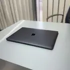 ماك بوك برو - 15 انش - مع شريط اللمس Touch bar