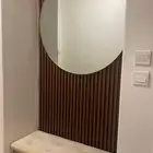 اثاث نظيف كنب وطاولة طعام