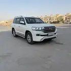 لاندكروزر 2018 نظيف جدا