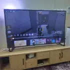 شاشة نيكاي وطاوله