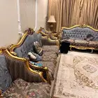 كنب كلاسيكي ملبس ورق ذهب