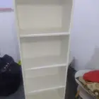 غساله و موكيت و مكتبه صغيره و دولاب ملابس كبير