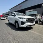 تويوتا اينوفا بنزين GL ابيض 2000 cc موديل 2025