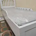 سرير بحواجز مع مرتبة