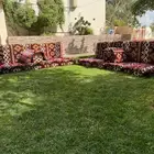 جلسة ارضية مكونة من قطعتين