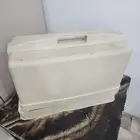 مكينة خياطة نظيفة