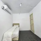 غرفة للإيجار الشهري   بحمام خاص