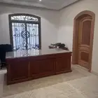 مكتب فخم للبيع