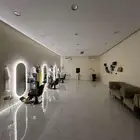 حلاق للتقبيل