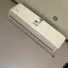 مكيف   طاوله واخرى