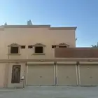 فيلا للبيع مساحة 1000 متر تقع على ثلاث شوارع
