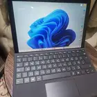 للبيع سيرفس برو 7 مستعمل لون اسود