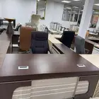 اثاث مكتبي جديد مكاتب ادارية خشب مودرن فخم مع كراسي ودولاب