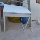 للبيع طاوله دراسيه