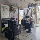 صالون حلاقة للبيع