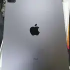 للبيع ايباد برو 11. 5G GB512 شريحه جهاز شبه جديد