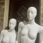 مانيكانات بحالة ممتازة