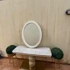 أثاث للمدخل والطاولة رخام بحالة ممتازه