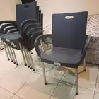 كراسي بلاستيك