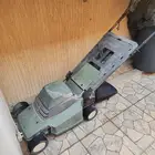 ماكينه لقص العشب