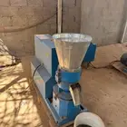 للبيع  مجرشة ومكبس أعلاف بحالة شبه جديدة