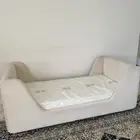سرير أطفال استخدام جدا خفيف شبه جديد