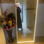مرايا LED بإطار خشب ثقيلة