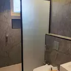 زجاج للشاور زجاج للحمام قاطع شاور حاجز زجاج للحمام