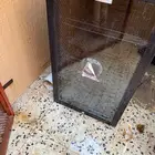 مساند قديمة وفرش وثلاجة