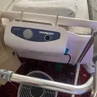 للبيع سرير طبي مع مرتبتين وحده طليه