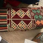 للبيع 7 مساند شعبية مستخدمة بحالة جيدة بسعر 200 ريال