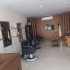 صالون حلاقة للبيع المخواة