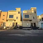 للبيع روف علوى مع ملحقVIPمدخل مستقل9غرف خلف حي الراقي شارعين